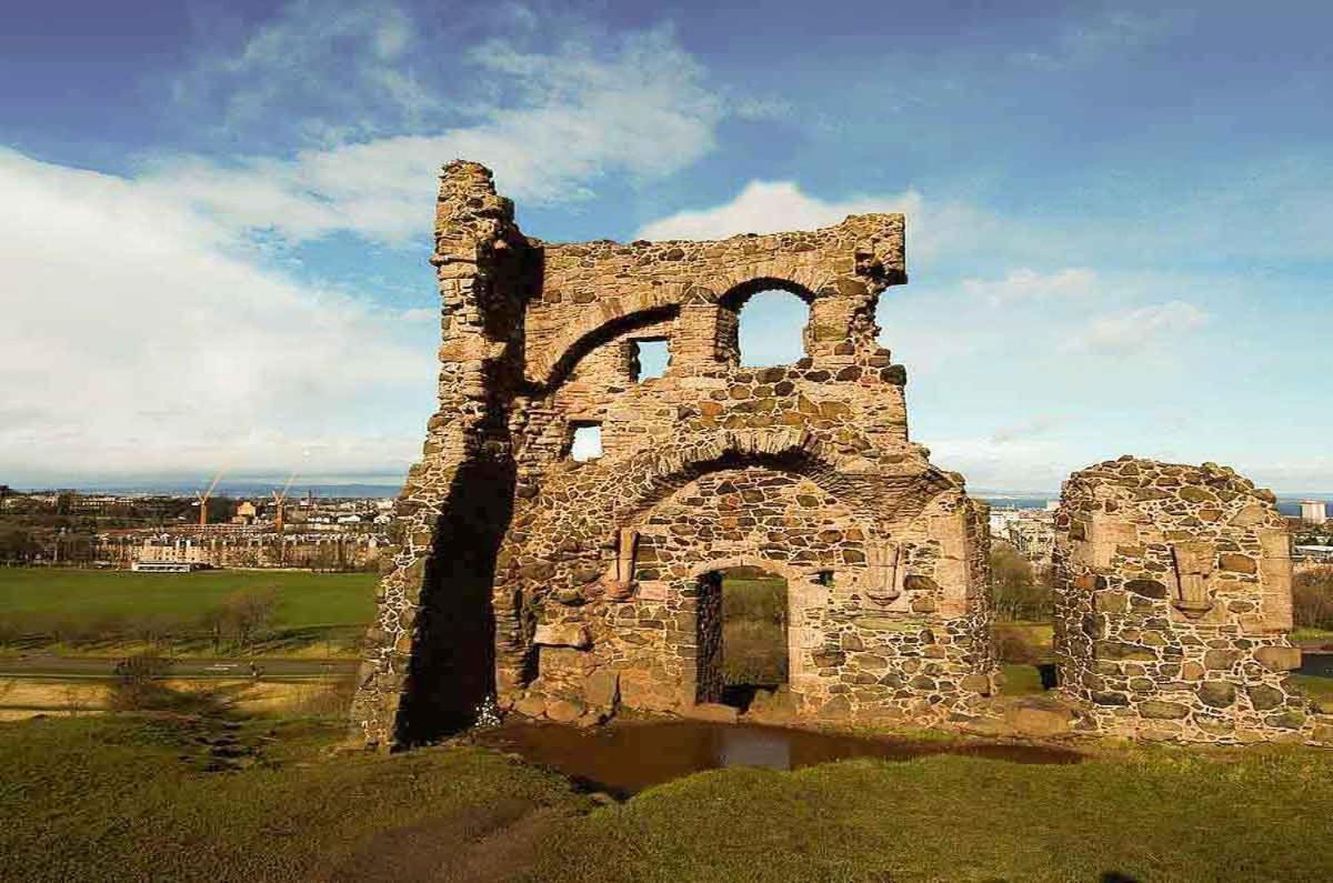 2 Bedrooms Flat Central Edinburgh, Sleeps 6, In The Shadow Of Holyrood Park And Arthur'S Seat With Free Parking, Two Bed Rooms Экстерьер фото